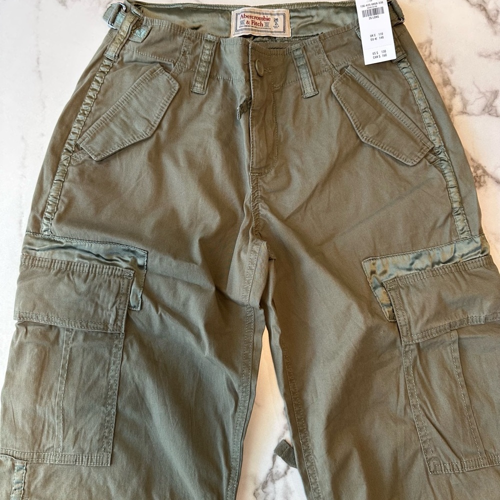 Women’s Abercrombie & Fitch Olive Cargo Pants